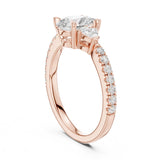 טבעת עם יהלום מרכזי בליטוש טיפה במשקל סה״כ קראט יהלומים 2.0