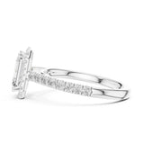 טבעת עם יהלום מרכזי בליטוש אמרלד במשקל יהלומים 2.00 קראט