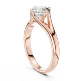 (1.00ct) טבעת סוליטר זהב 14 קראט עם זרועות מתפצלות ויהלום עגול מעבדה