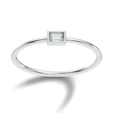 טבעת קלאסית ועדינה עם יהלום טבעי אמרלד בשיבוץ בזל 0.10 קראט